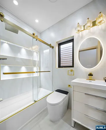 $3,300 | 482 John F. Kennedy Boulevard, Unit 2, Bayonne, NJ 07002