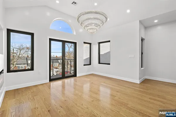 $3,300 | 482 John F. Kennedy Boulevard, Unit 2, Bayonne, NJ 07002