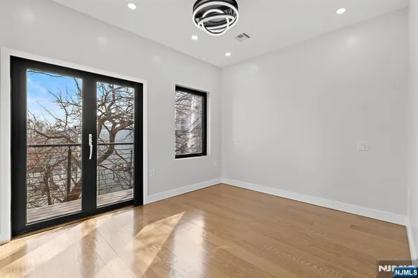 $3,300 | 482 John F. Kennedy Boulevard, Unit 2, Bayonne, NJ 07002