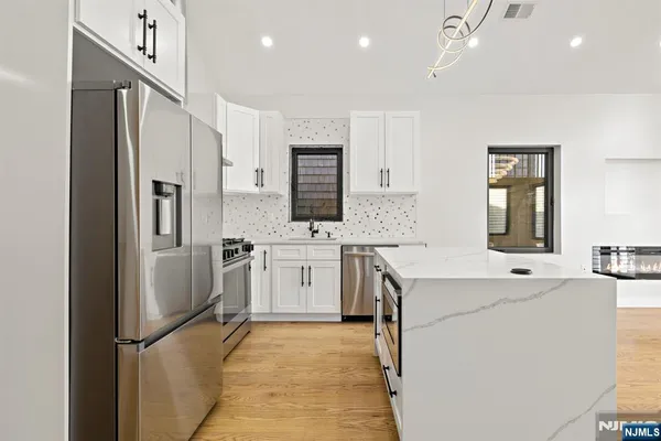 $3,300 | 482 John F. Kennedy Boulevard, Unit 2, Bayonne, NJ 07002