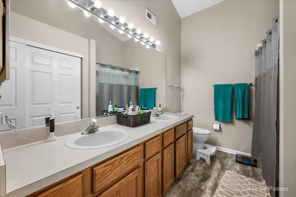 $275,000 | 1149 Harbor Court, Unit 1149, Glendale Heights, IL 60139