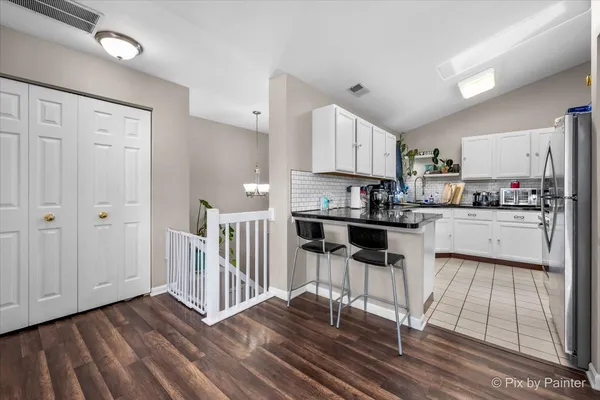 $275,000 | 1149 Harbor Court, Unit 1149, Glendale Heights, IL 60139