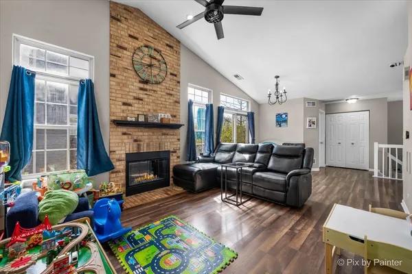 $275,000 | 1149 Harbor Court, Unit 1149, Glendale Heights, IL 60139