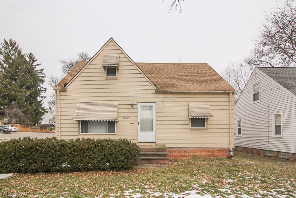 18201 Libby Road Maple Heights, OH 44137 - Photo 4 of 14 Gallery Image 4