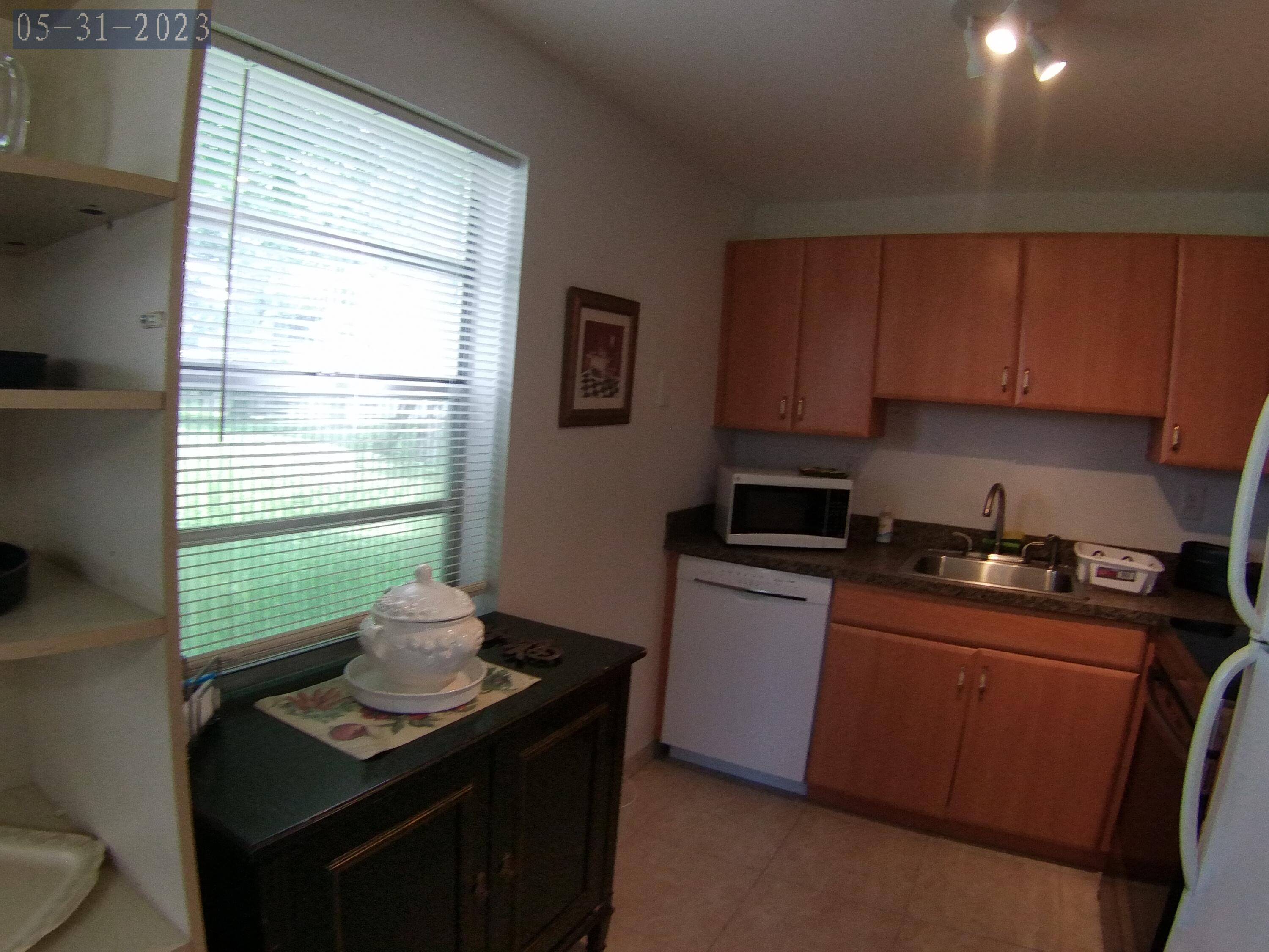 865 Flanders South Delray Beach, FL 33484 - Photo 11 of 49 SING0012