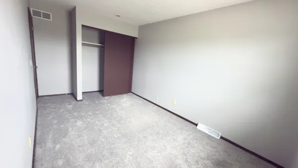 $1,300 | 5326 North Division Street, Davenport, IA 52806