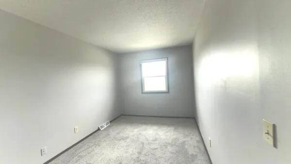 $1,300 | 5326 North Division Street, Davenport, IA 52806
