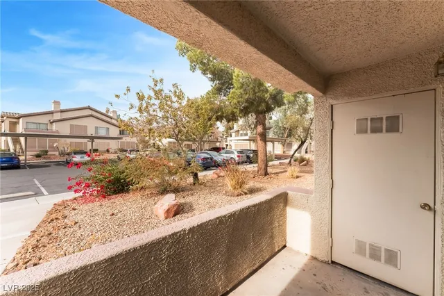$1,195 | 5710 East Tropicana Avenue, Unit 1067, Las Vegas, NV 89122