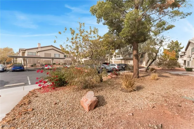 $1,195 | 5710 East Tropicana Avenue, Unit 1067, Las Vegas, NV 89122