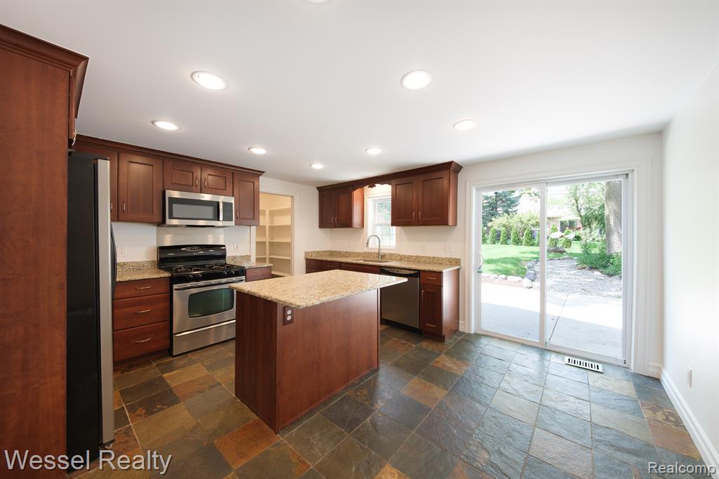 7595 West Road Washington, MI 48094 - Photo 6 of 34