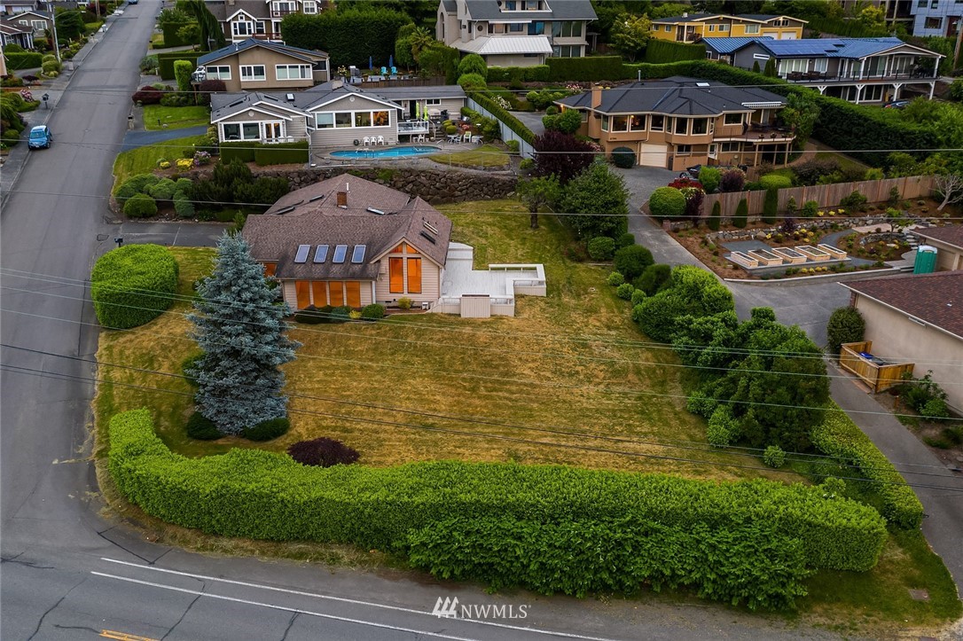 3726 North 38th Street Renton, WA 98056 - Photo 2 of 31