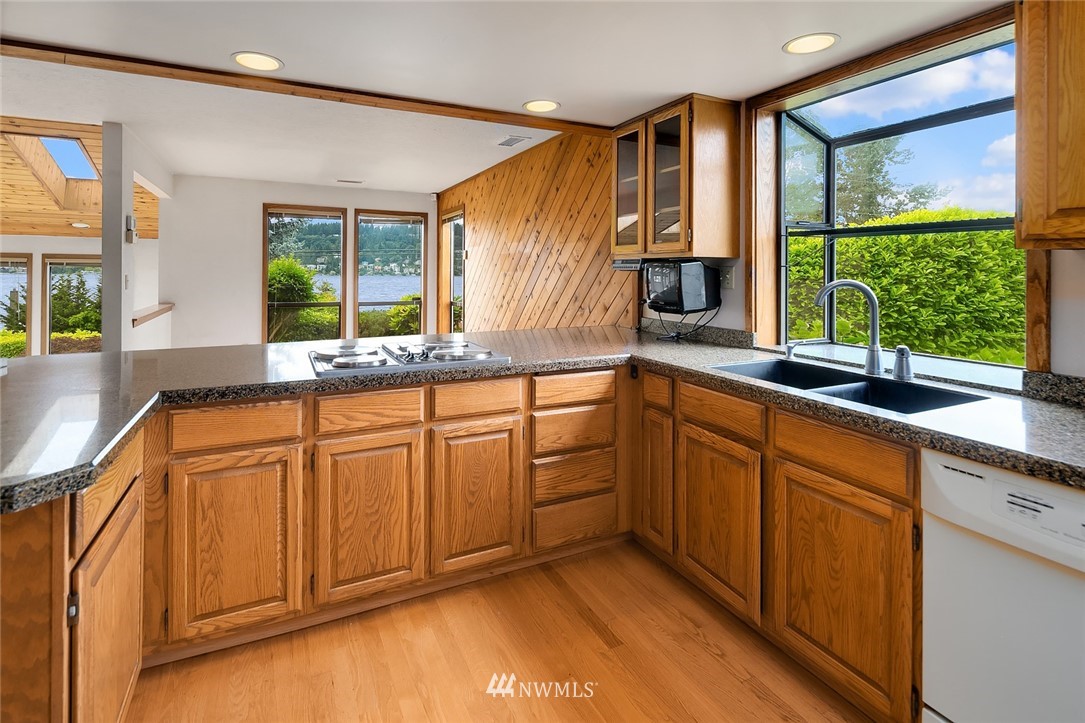 3726 North 38th Street Renton, WA 98056 - Photo 15 of 31