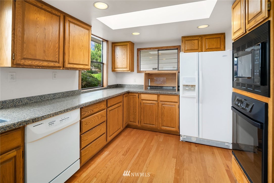 3726 North 38th Street Renton, WA 98056 - Photo 16 of 31