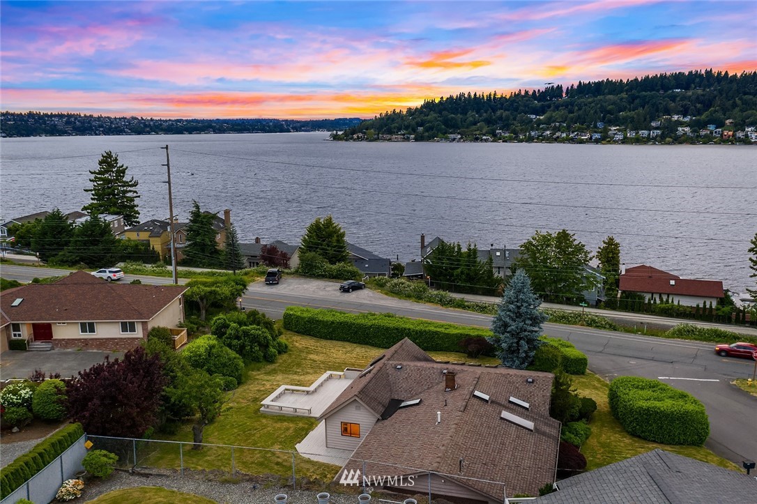 3726 North 38th Street Renton, WA 98056 - Photo 4 of 31