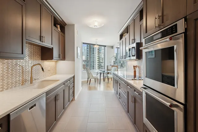 $985,000 | 501 North Clinton Street, Unit 1503, Chicago, IL 60654