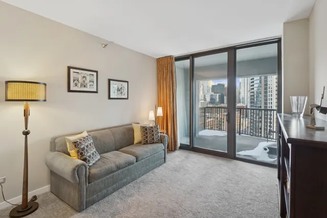 $985,000 | 501 North Clinton Street, Unit 1503, Chicago, IL 60654