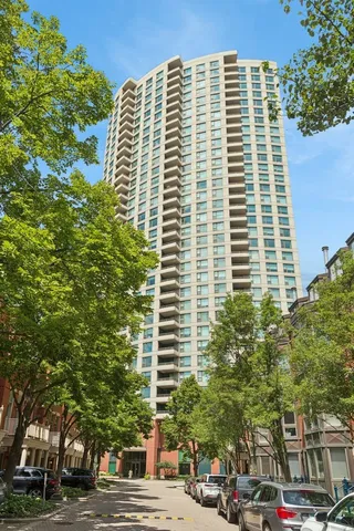 $985,000 | 501 North Clinton Street, Unit 1503, Chicago, IL 60654