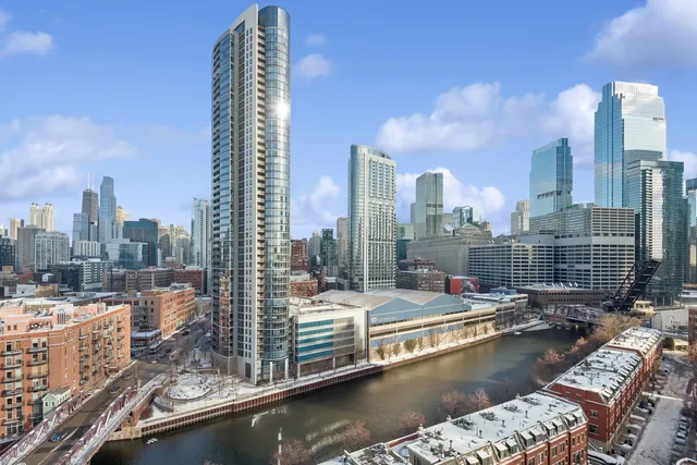 $985,000 | 501 North Clinton Street, Unit 1503, Chicago, IL 60654