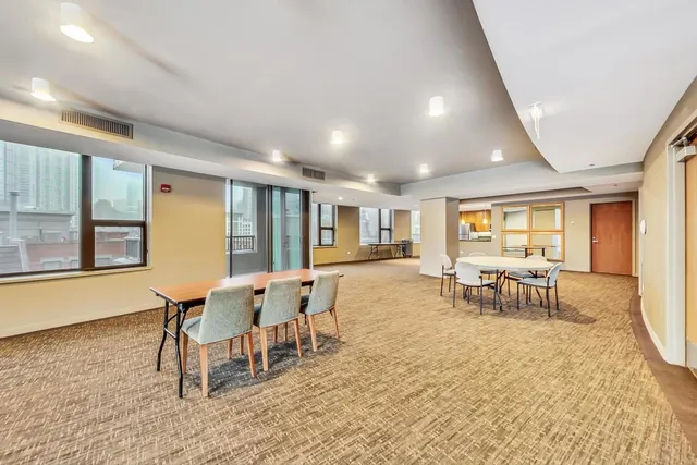 $985,000 | 501 North Clinton Street, Unit 1503, Chicago, IL 60654