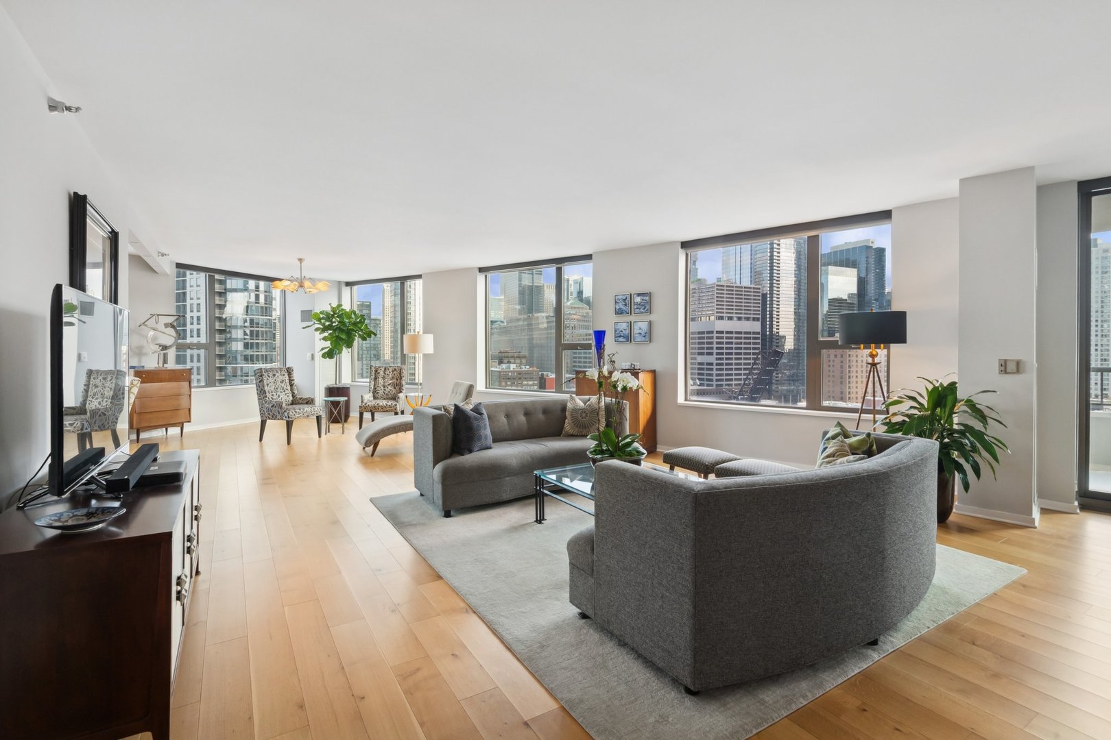 501 North Clinton Street, Unit 1503 Chicago, IL 60654 - Photo 5 of 46