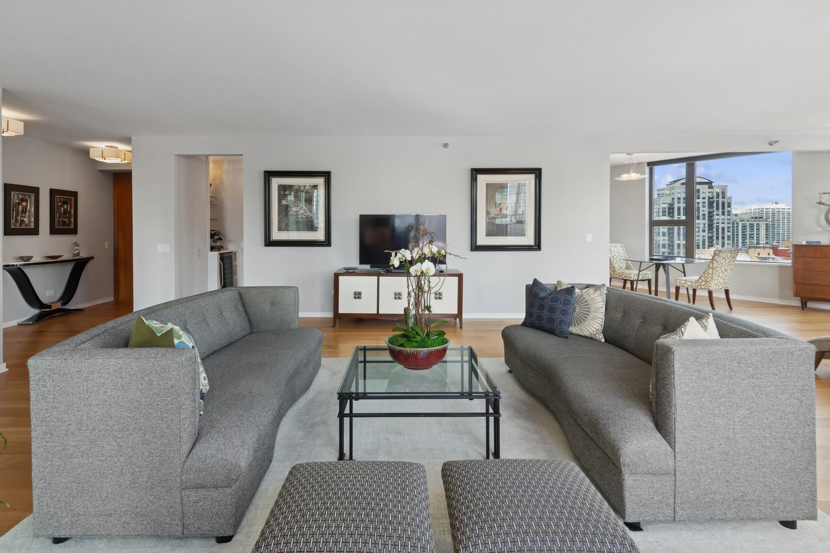 501 North Clinton Street, Unit 1503 Chicago, IL 60654 - Photo 8 of 46