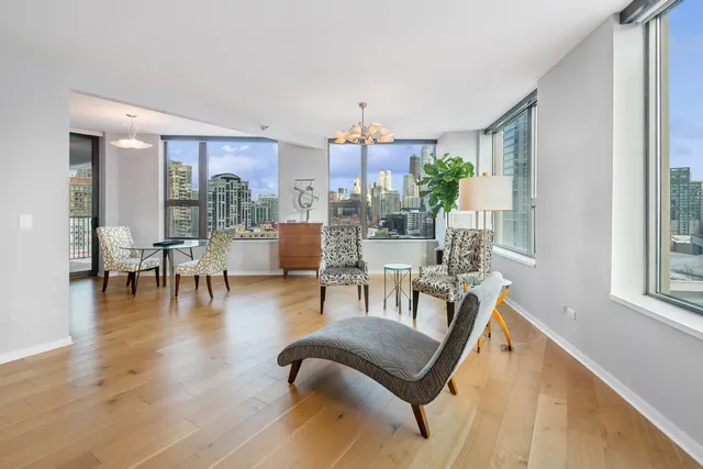 $985,000 | 501 North Clinton Street, Unit 1503, Chicago, IL 60654