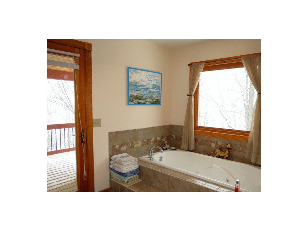 402 Eagle Ridge Road Roan Mountain, TN 37687 - Photo 17 of 24 Photo 17