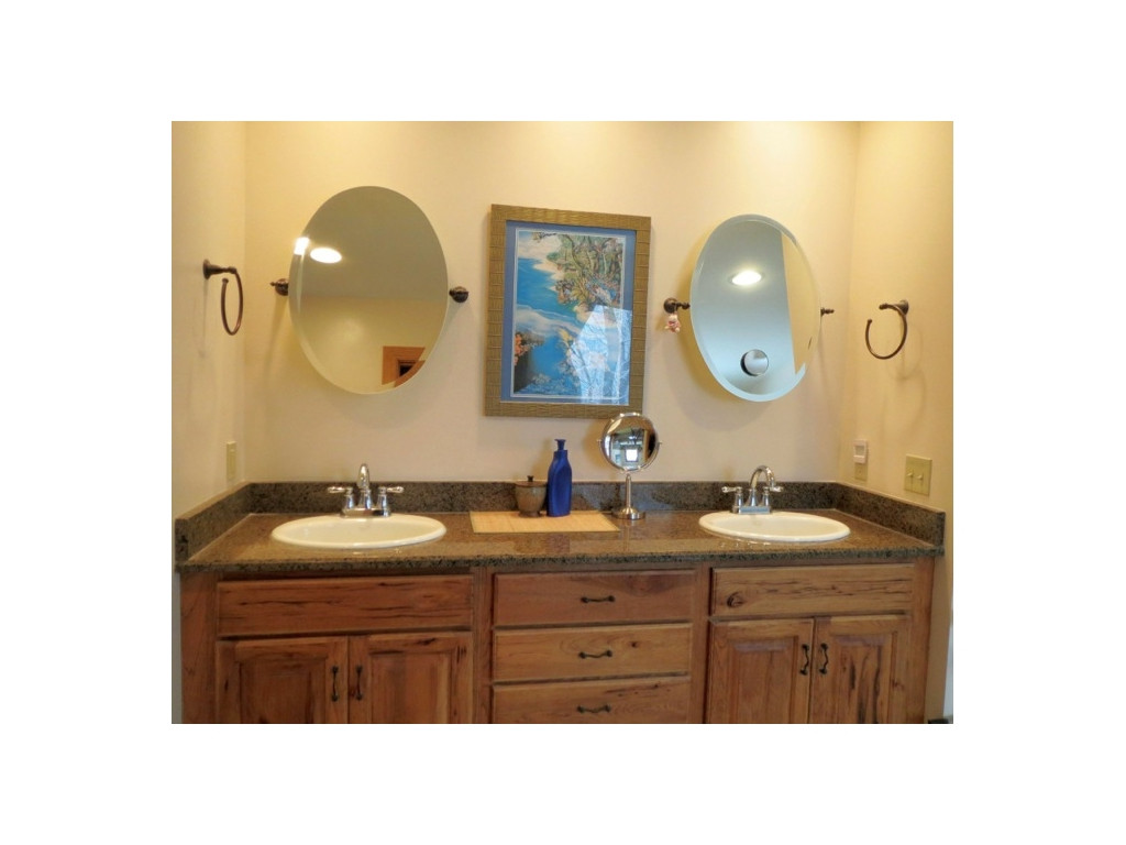 402 Eagle Ridge Road Roan Mountain, TN 37687 - Photo 18 of 24 Photo 18