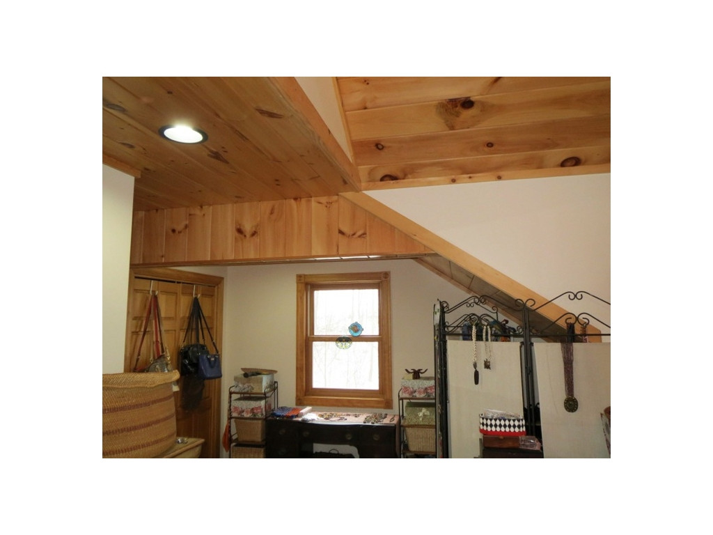 402 Eagle Ridge Road Roan Mountain, TN 37687 - Photo 20 of 24 Photo 20