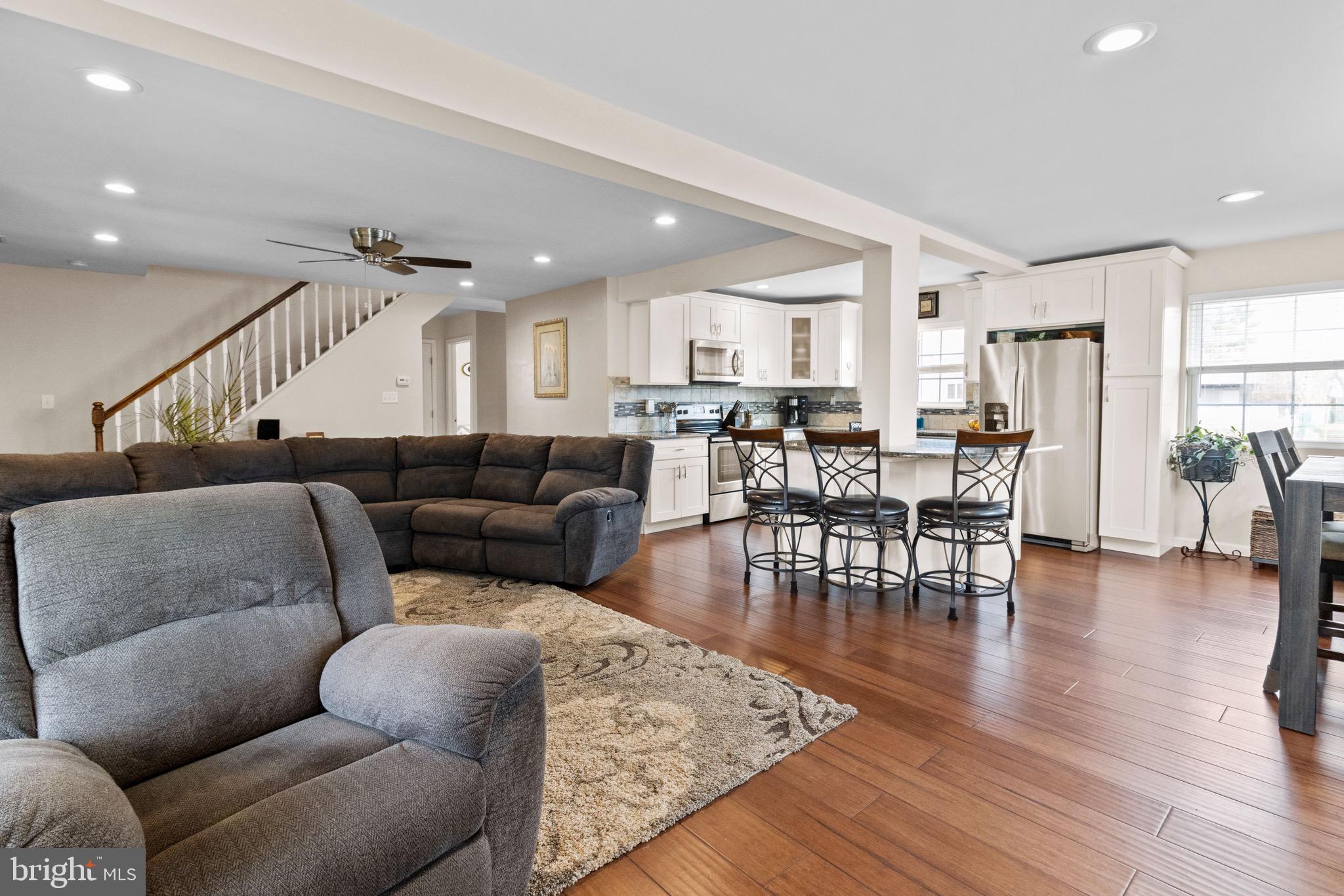 59 Grapevine Road Levittown, PA 19057 - Photo 17 of 33