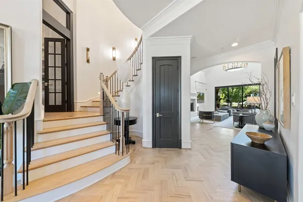 a view of entryway and hall