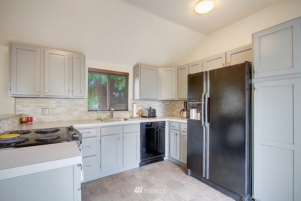 1616 Southwest Austin Street Seattle, WA 98106 - Photo 6 of 18 Gallery Image 6