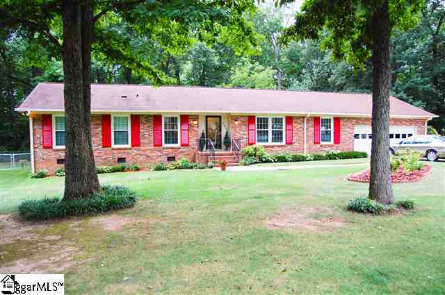 122 Old Hickory Point Greenville, SC 29607 - Photo 1 of 24 Gallery Image 1