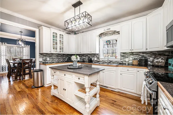 $590,000 | 2586 Henry Falls Drive, Hickory, NC 28602