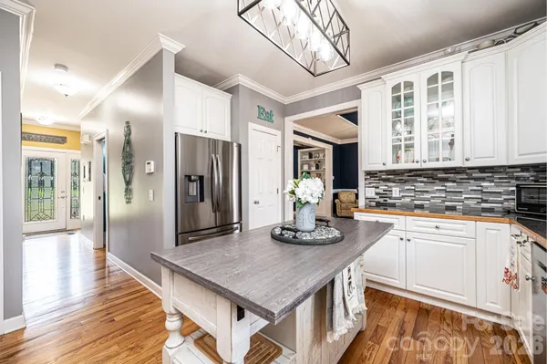 $590,000 | 2586 Henry Falls Drive, Hickory, NC 28602