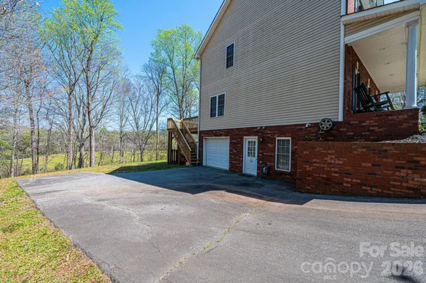 $590,000 | 2586 Henry Falls Drive, Hickory, NC 28602