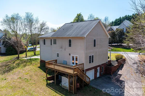 $590,000 | 2586 Henry Falls Drive, Hickory, NC 28602