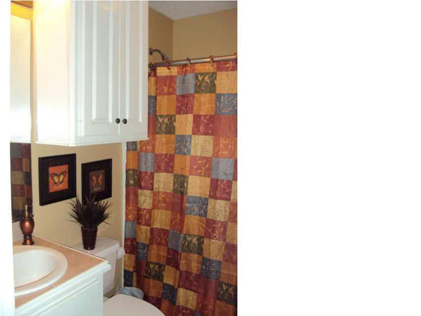 709 Lansdowne Lane Ridgeland, MS 39157 - Photo 14 of 16 Hall bathroom