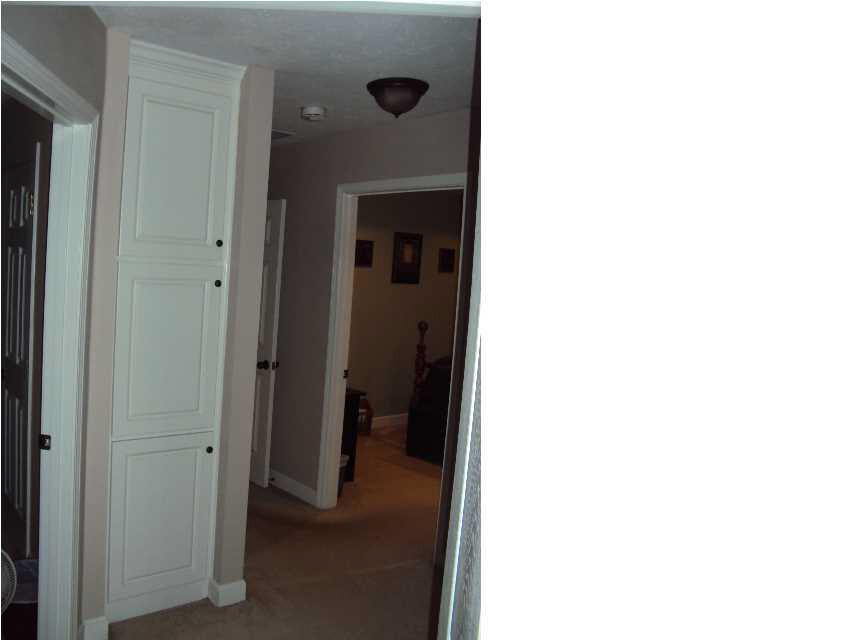 709 Lansdowne Lane Ridgeland, MS 39157 - Photo 15 of 16 linen closet