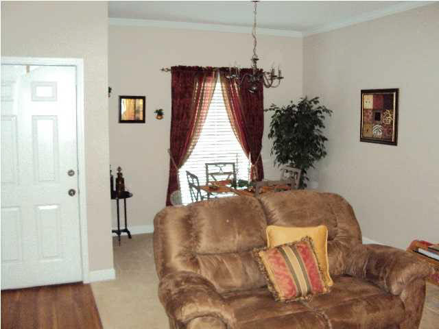 709 Lansdowne Lane Ridgeland, MS 39157 - Photo 7 of 16 Dining/Family room combo