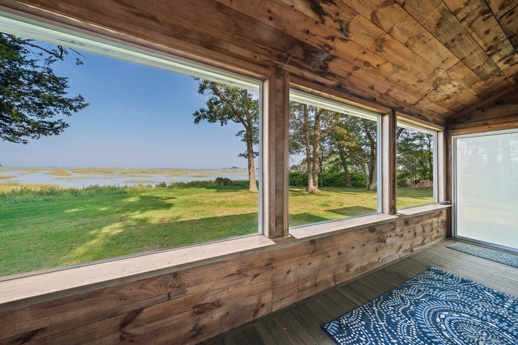 42 Damons Point Circle Marshfield, MA 02050 - Photo 4 of 21 a view of an entryway