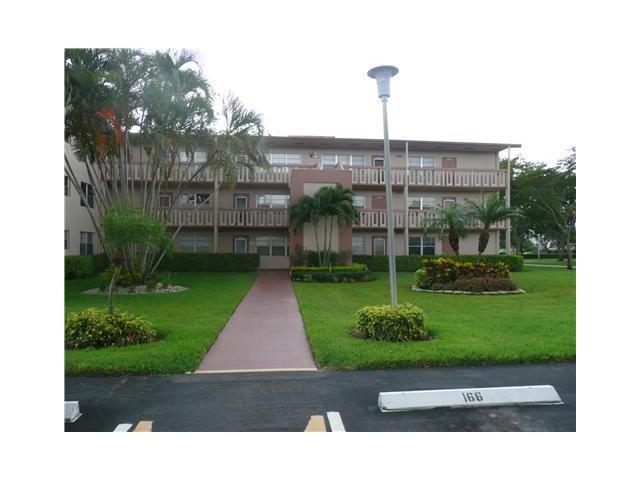 137 Mansfield D Boca Raton, FL 33434 - Photo 1 of 15 Front View