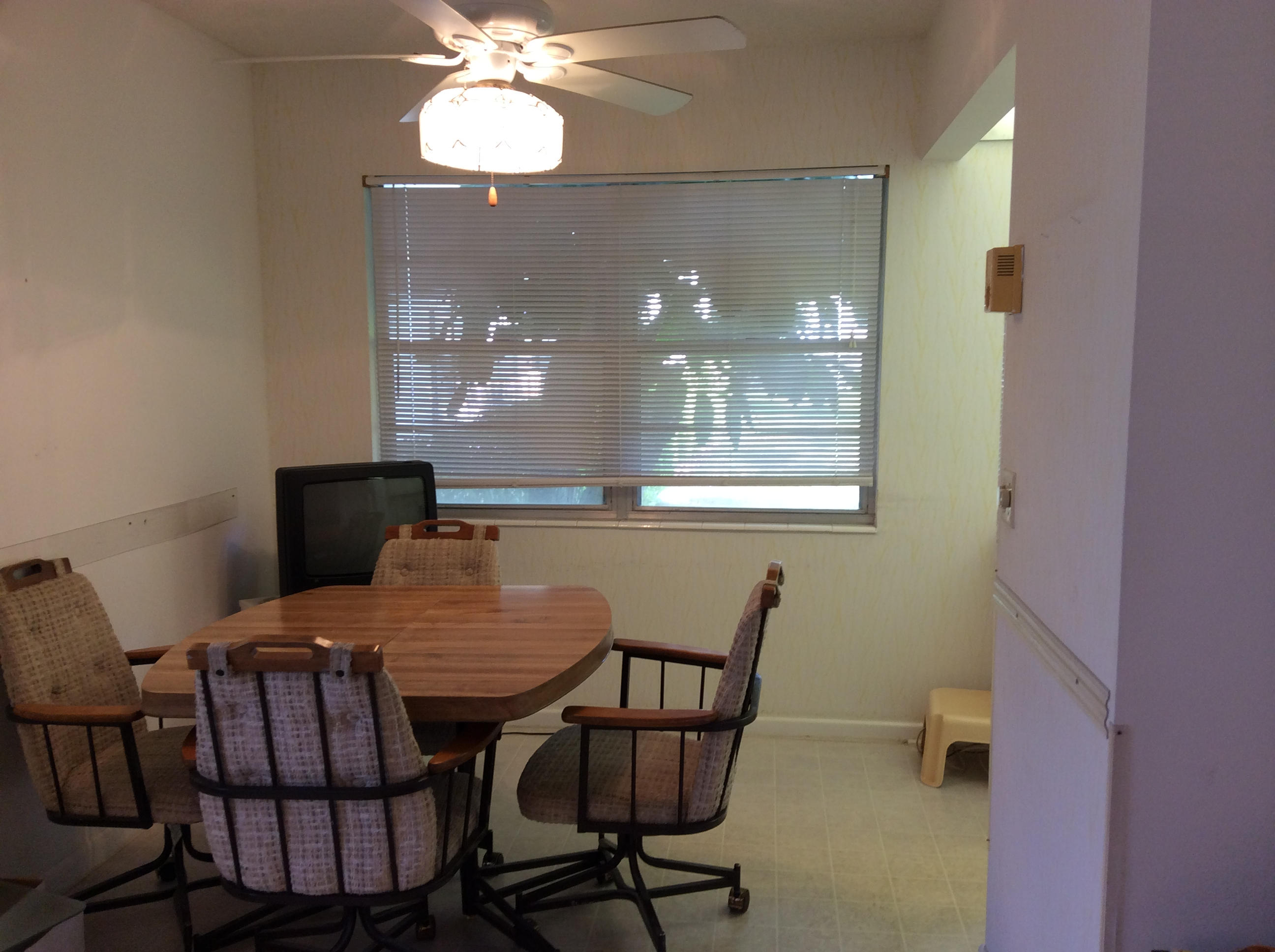 137 Mansfield D Boca Raton, FL 33434 - Photo 3 of 15 Dining Room