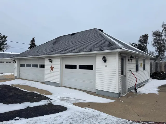 $165,000 | 326 South School Drive, Lanark, IL 61046