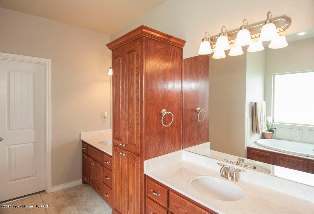 1601 Rock Creek Road Amarillo, TX 79124 - Photo 23 of 46 MASTER BATH VIEW 2