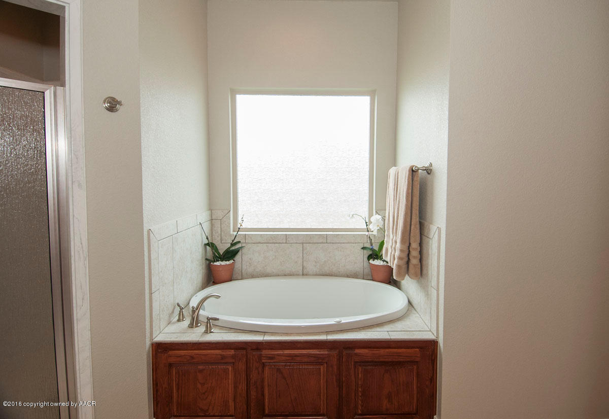 1601 Rock Creek Road Amarillo, TX 79124 - Photo 24 of 46 MASTER BATH VIEW 4