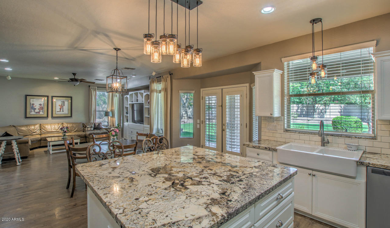 2979 South Martingale Road Gilbert, AZ 85295 - Photo 13 of 52 Great Room - NE