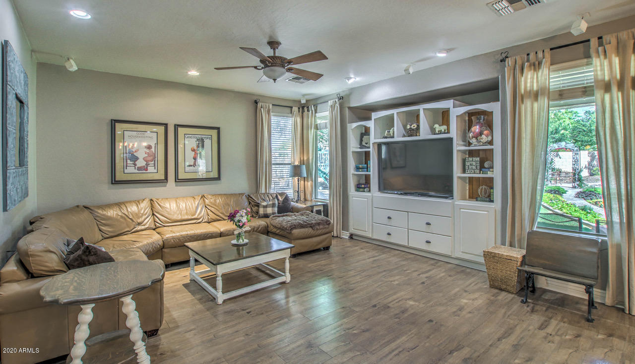 2979 South Martingale Road Gilbert, AZ 85295 - Photo 16 of 52 Family Room - NE