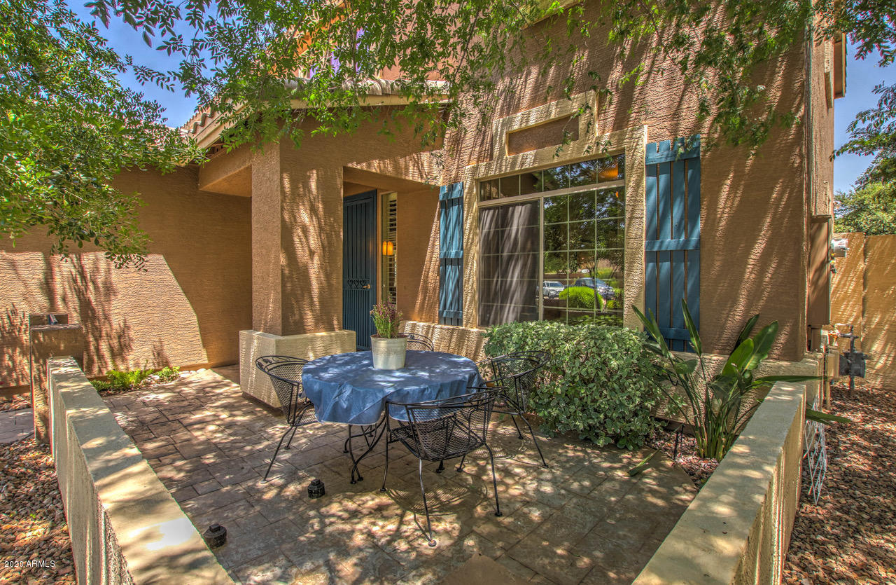 2979 South Martingale Road Gilbert, AZ 85295 - Photo 6 of 52 Front Courtyard - NE