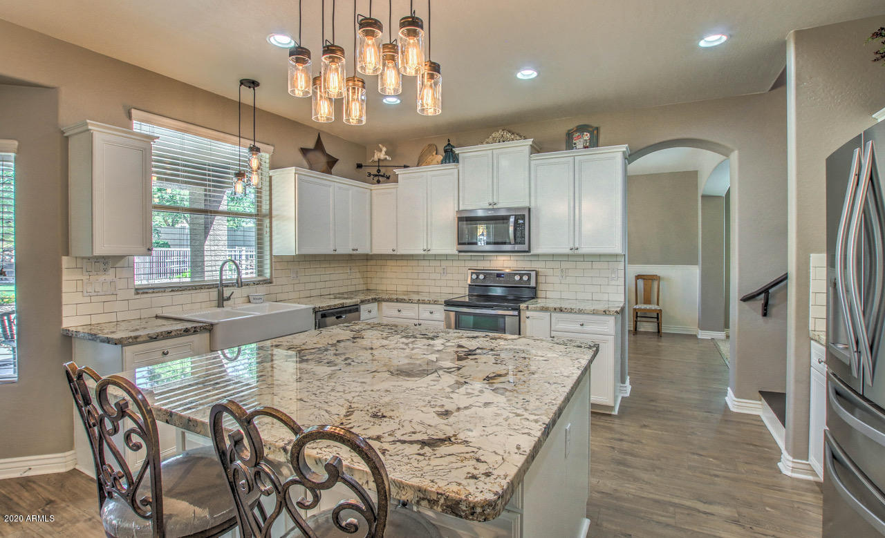 2979 South Martingale Road Gilbert, AZ 85295 - Photo 10 of 52 Kitchen - SE